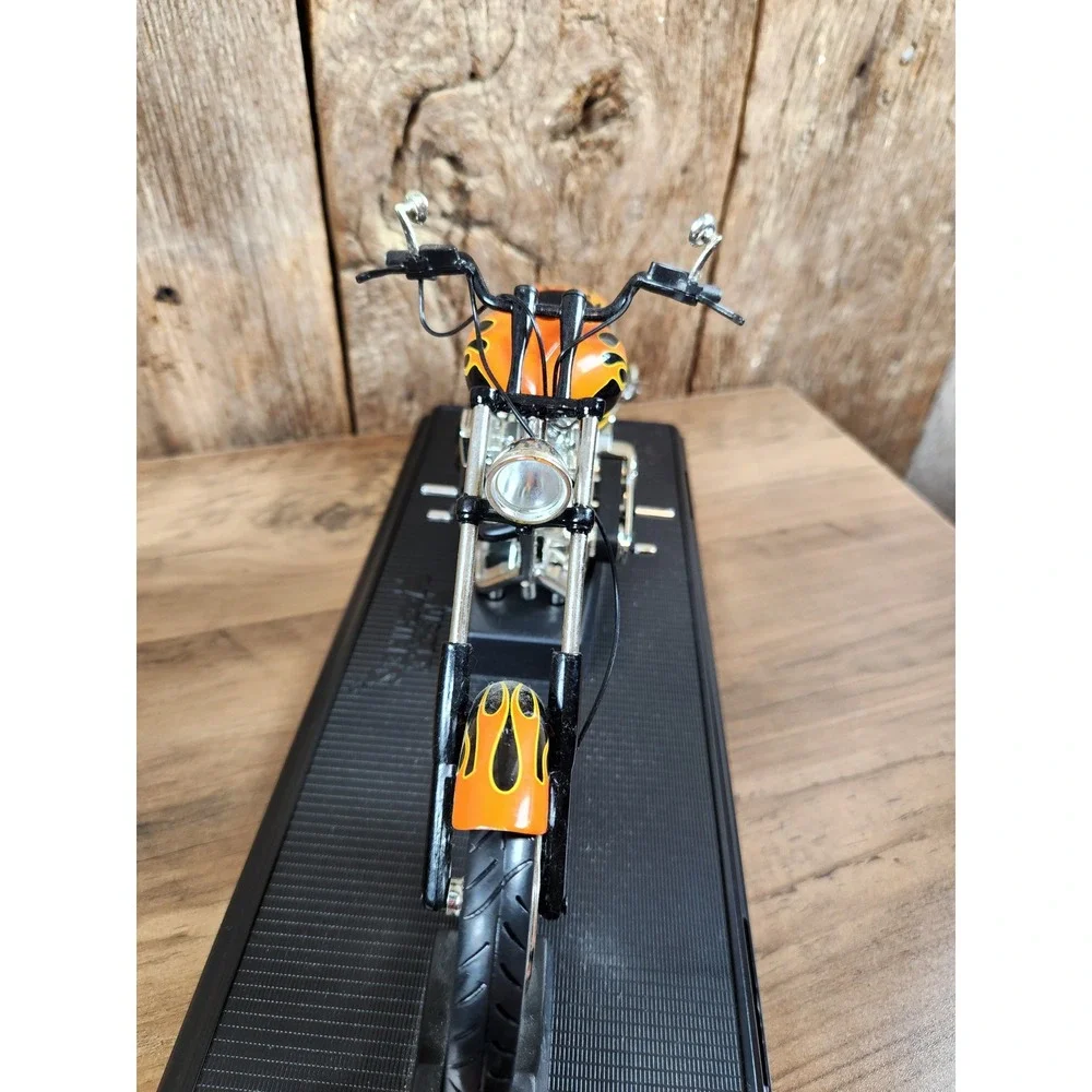 Muscle Machines West Coast Choppers Diecast Motorcycle Black Orange Flames 1:18